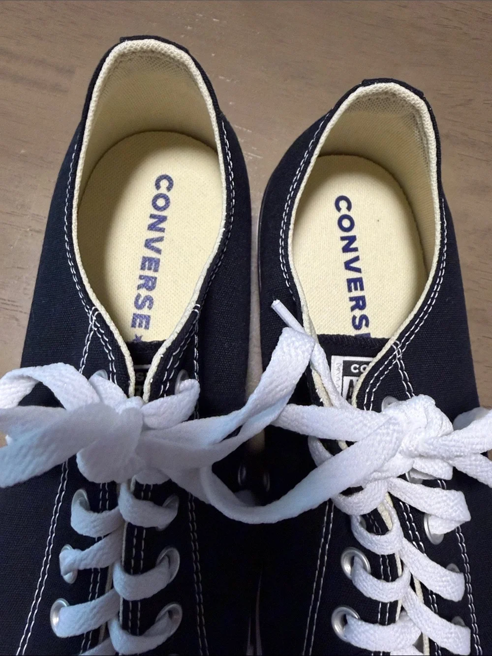 Converse low top